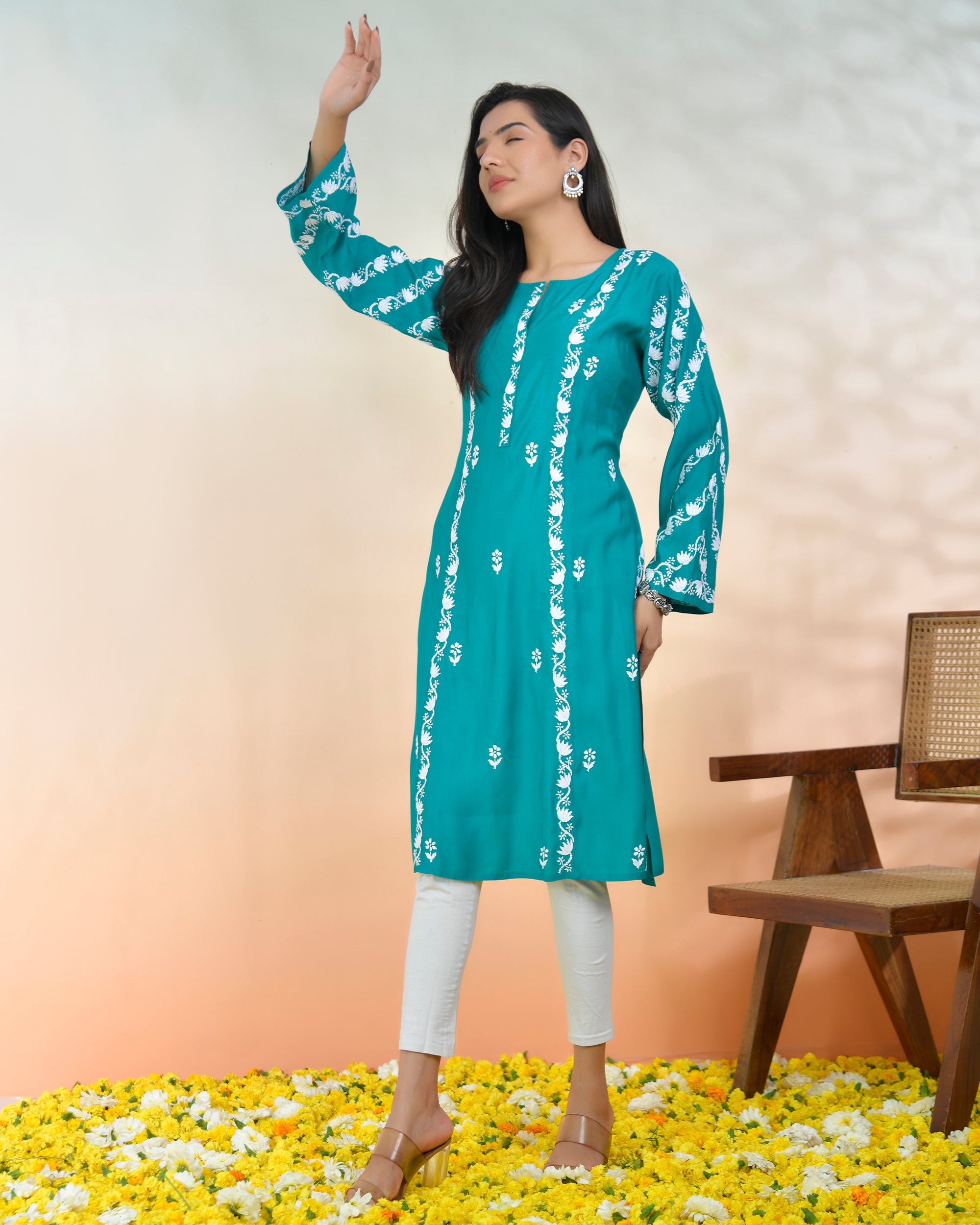 Chikankari Long Kurta In Muslin - Turkish Green