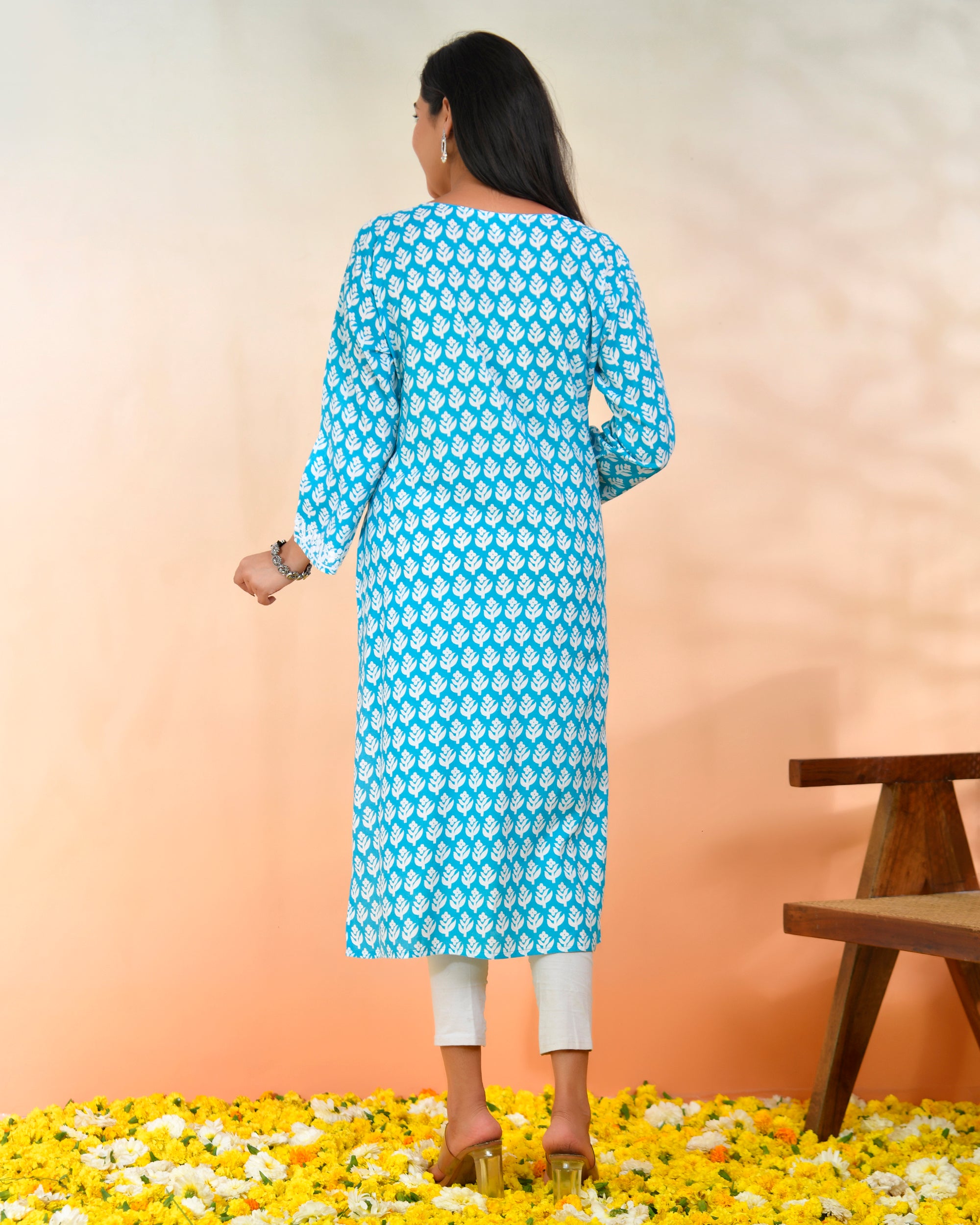 Chikankari Kurta in Muslin - Blue