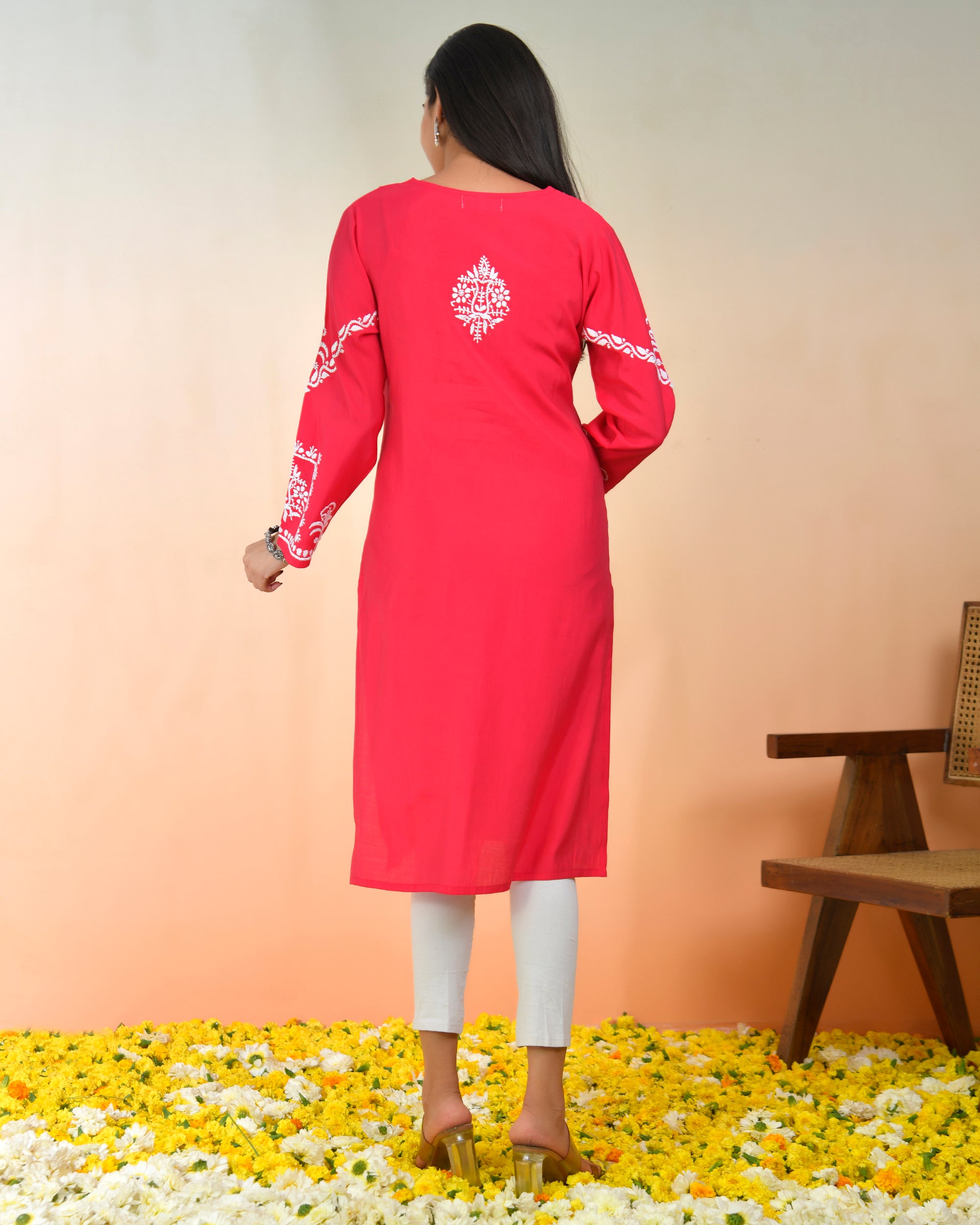 Chikankari Long Kurta In Muslin - Pink