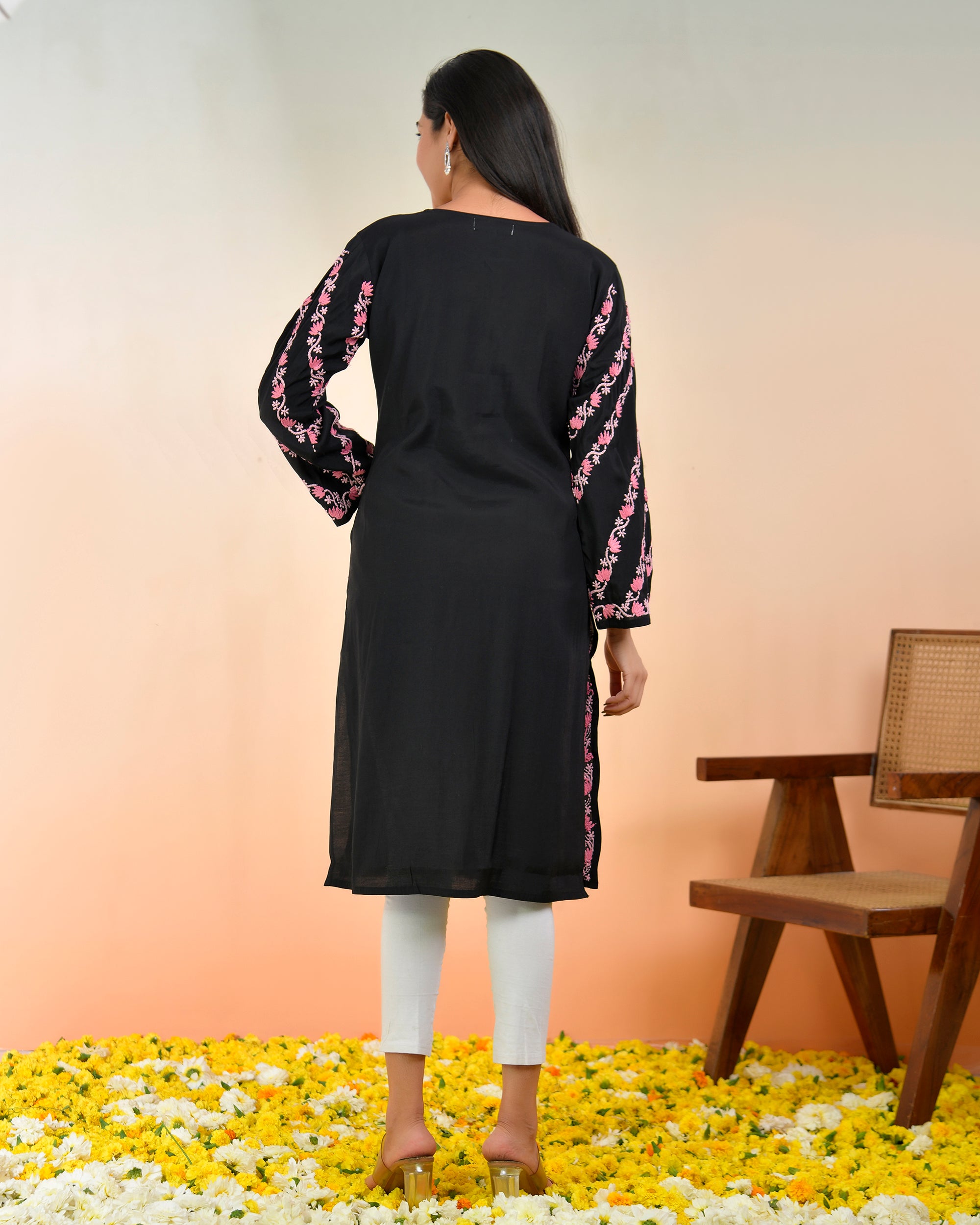 Chikankari Long Kurta In Muslin - Black