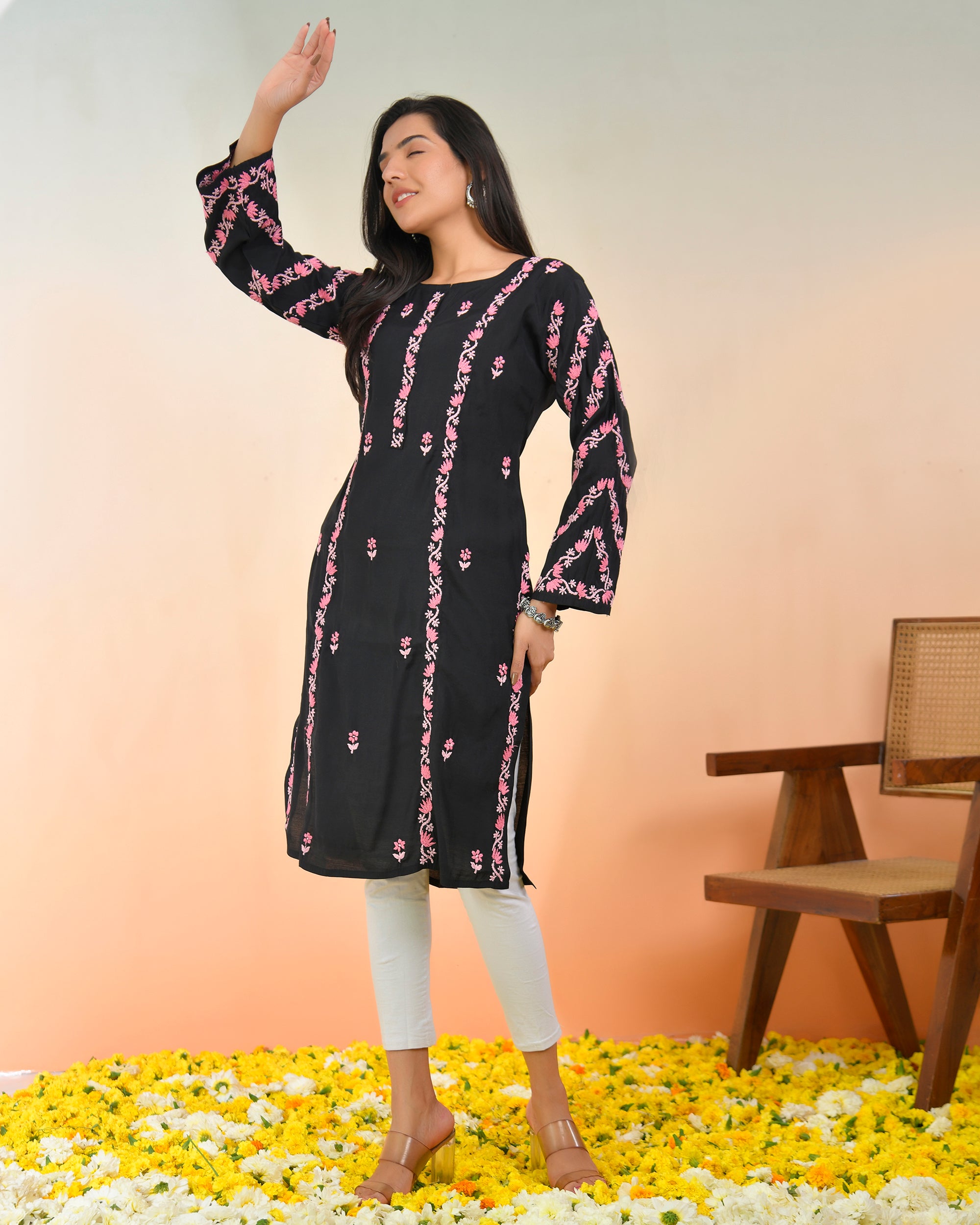 Chikankari Long Kurta In Muslin - Black