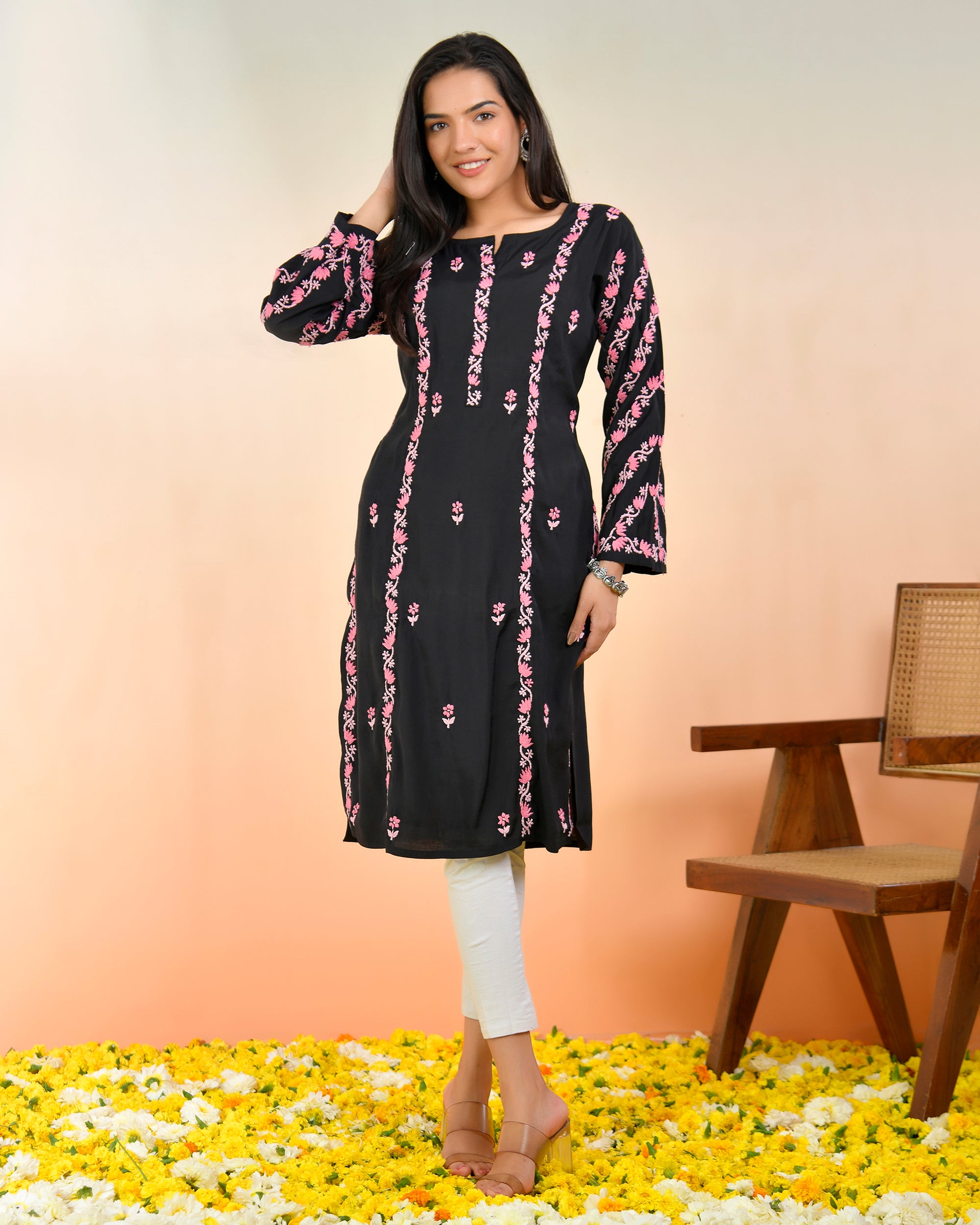 Chikankari Long Kurta In Muslin - Black