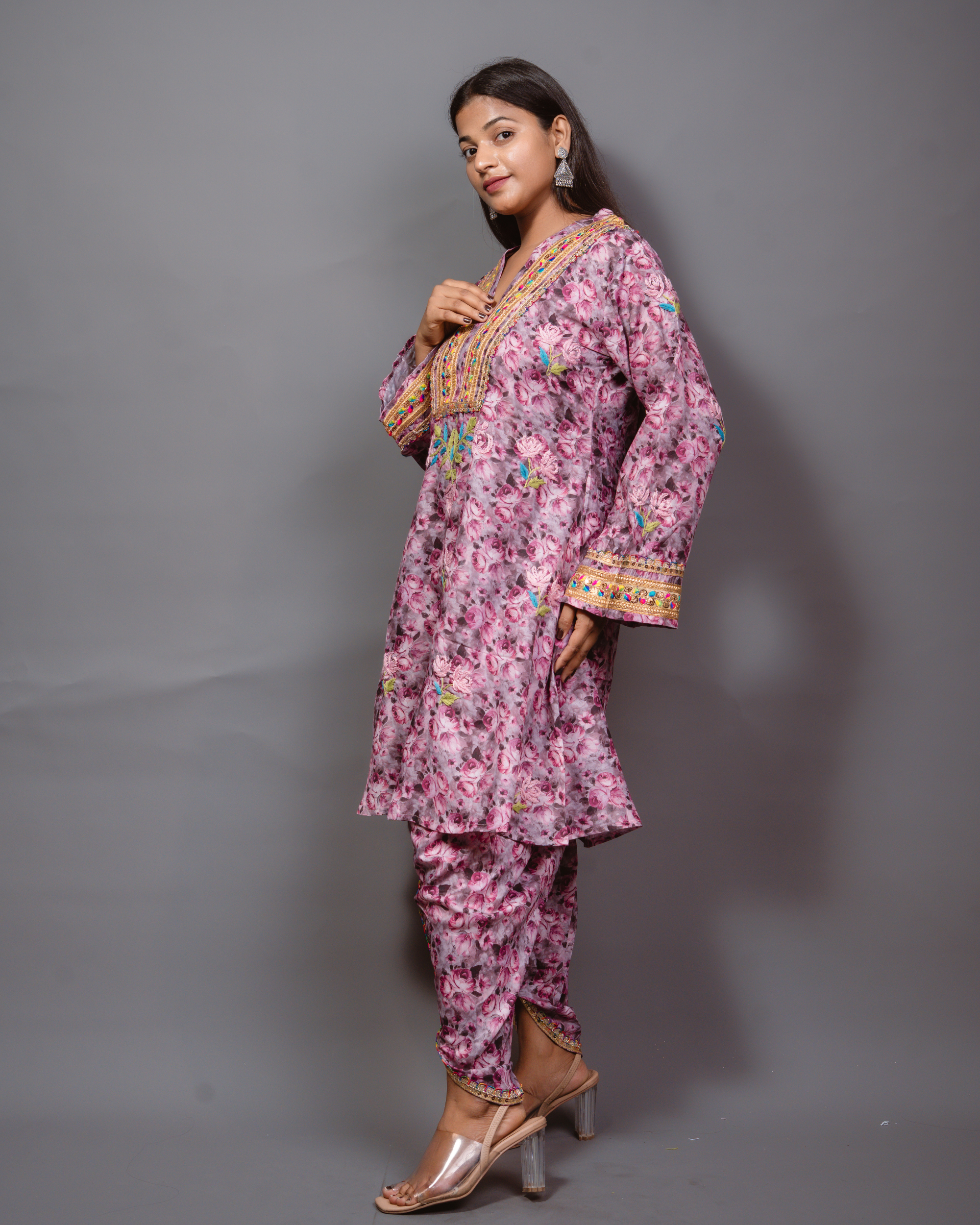 Chikankari Kurta Set In Muslin Silk - Pink