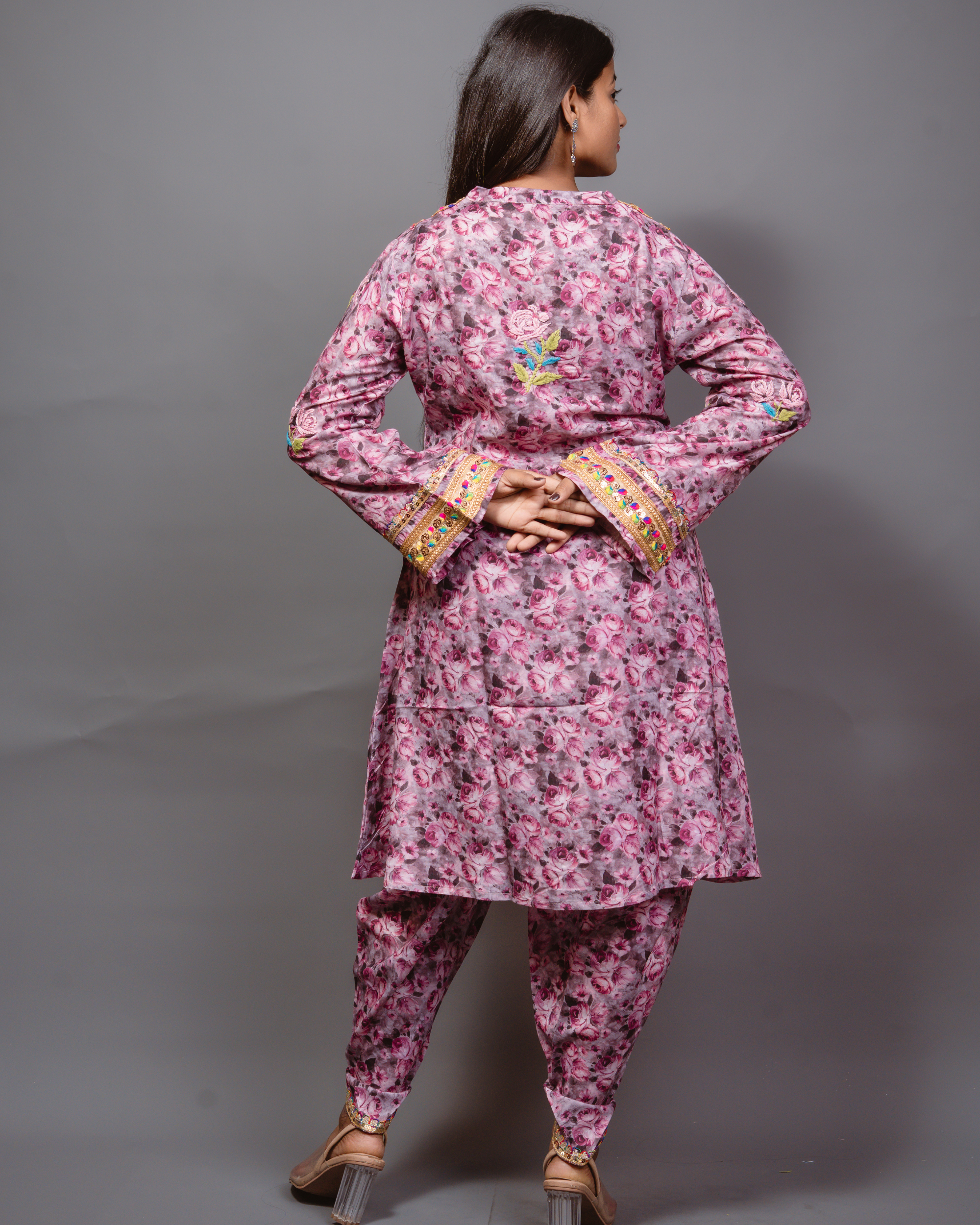 Chikankari Kurta Set In Muslin Silk - Pink