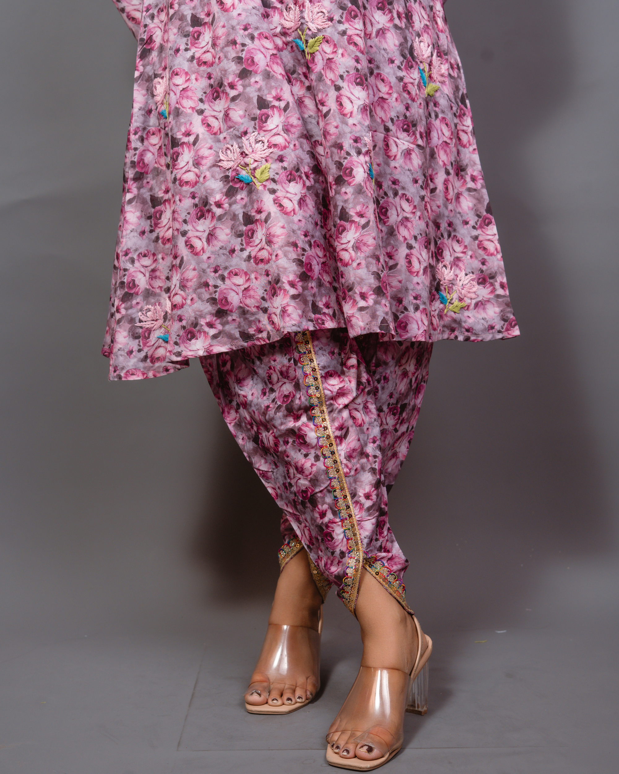 Chikankari Kurta Set In Muslin Silk - Pink