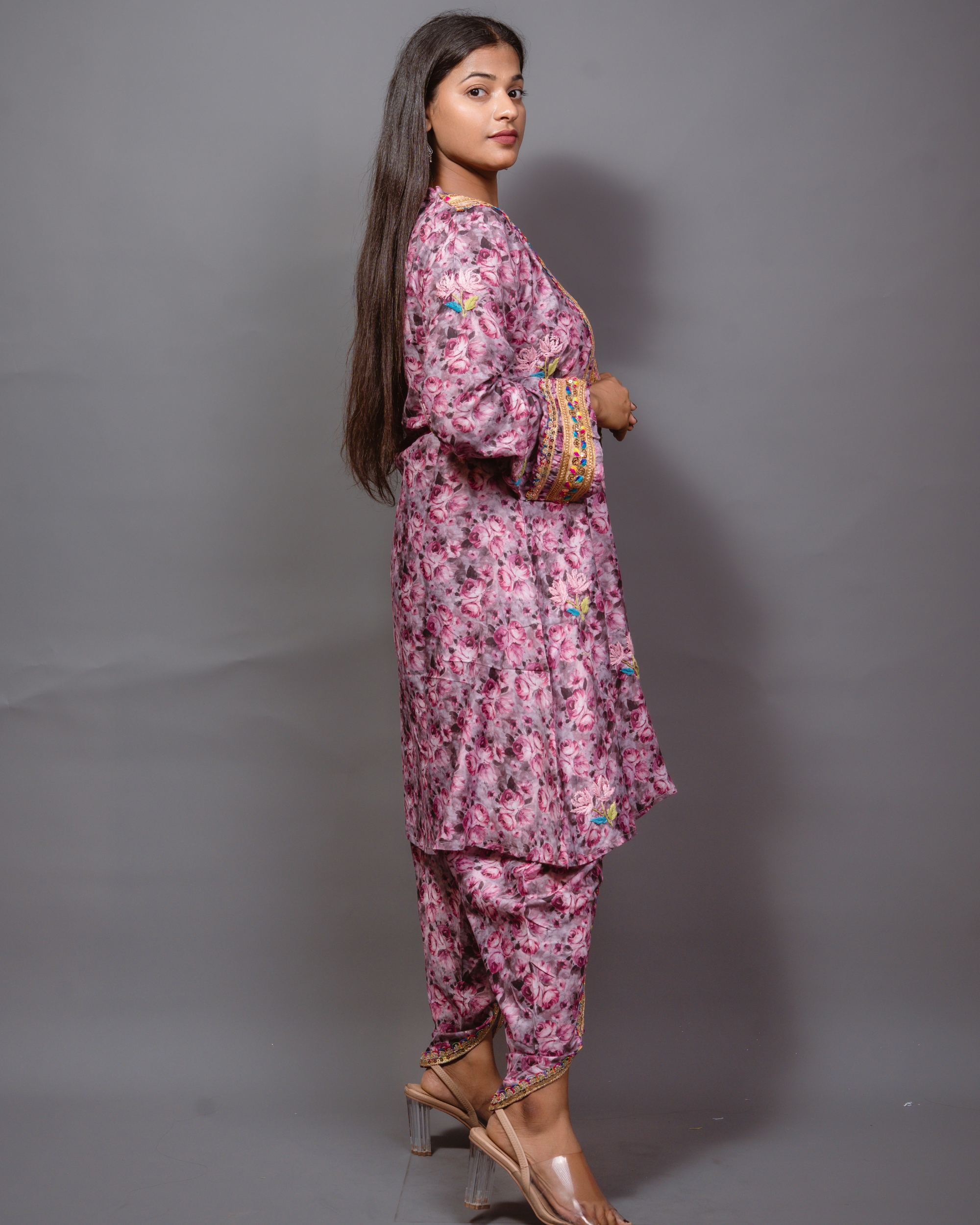 Chikankari Kurta Set In Muslin Silk - Pink