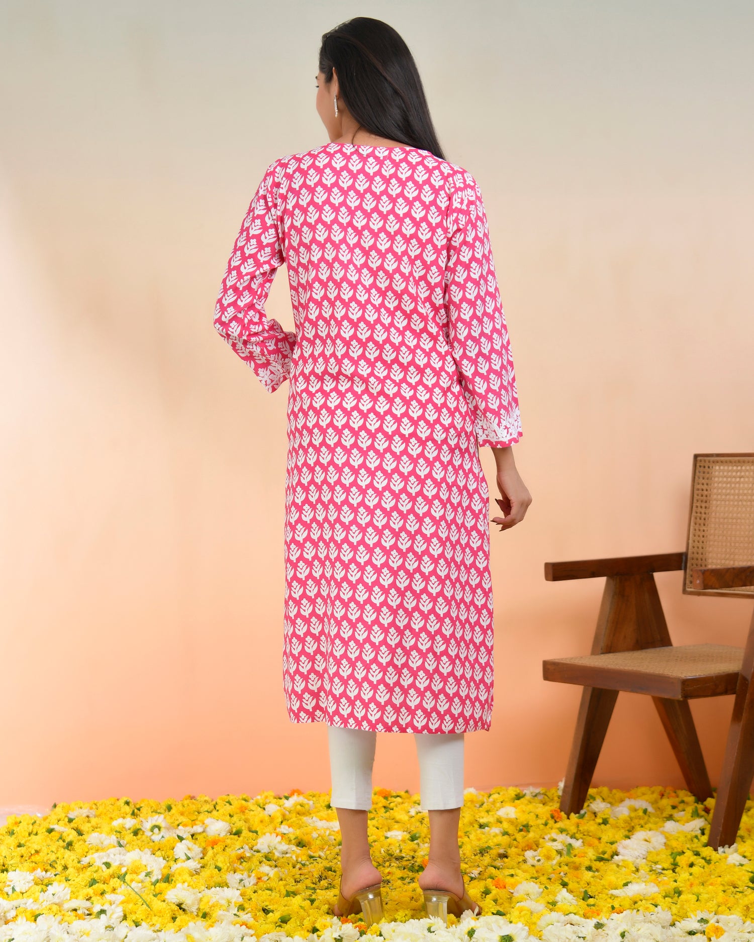 Chikankari Kurta in Muslin - Pink