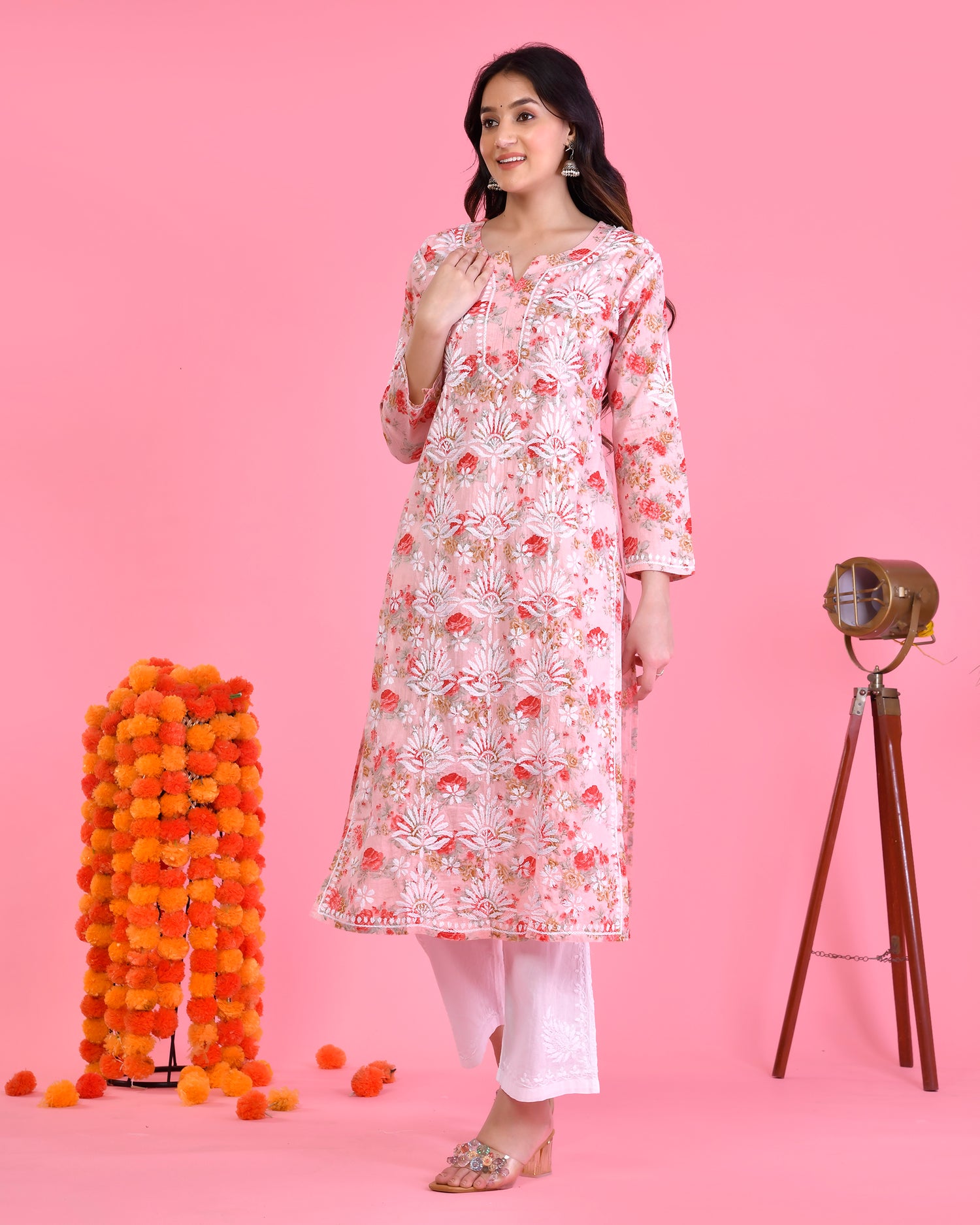 Mul Printed Hand Embroidery Chikankari Kurta- Pink