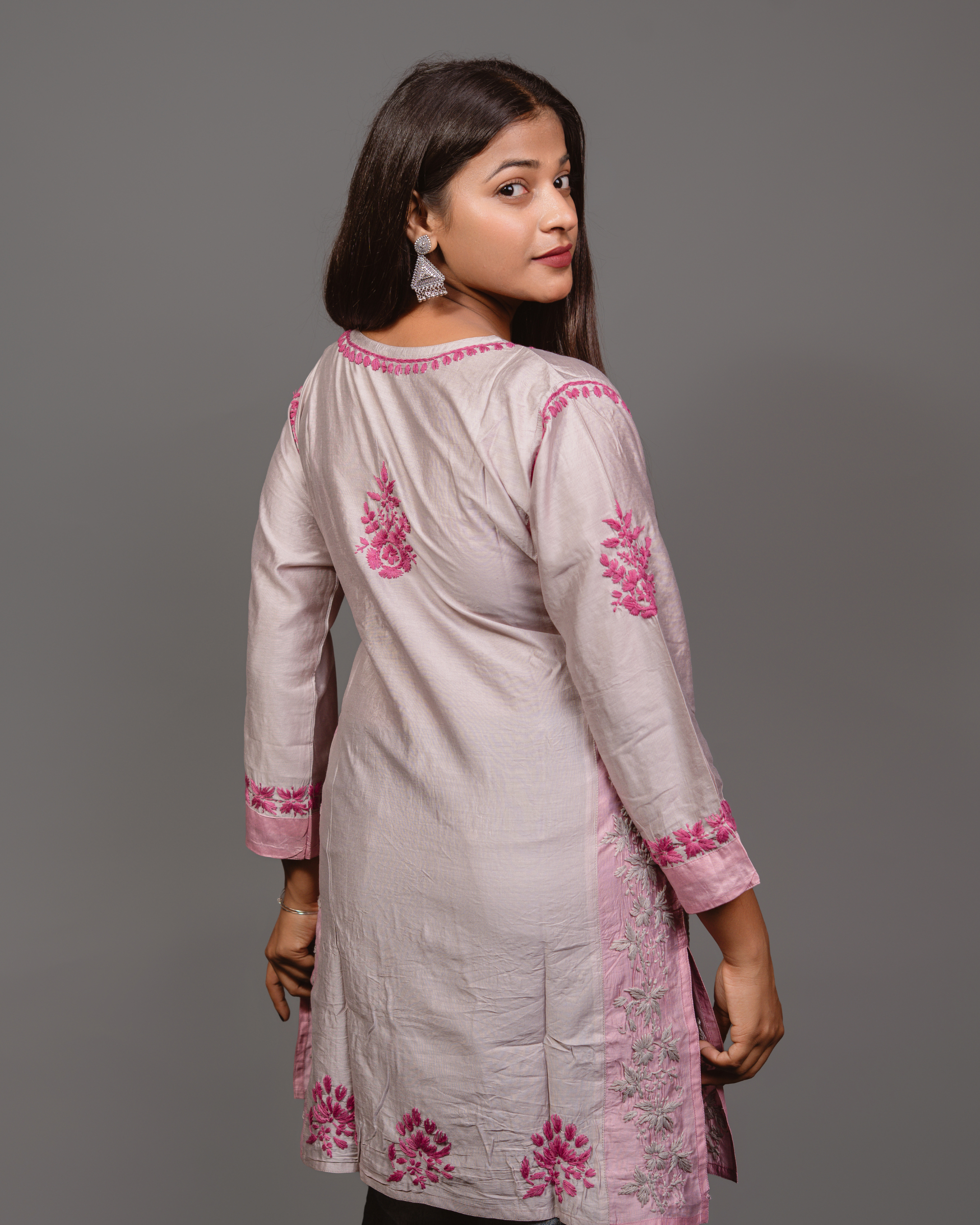 Chikankari kurta in Chanderi Silk - Grey With pink